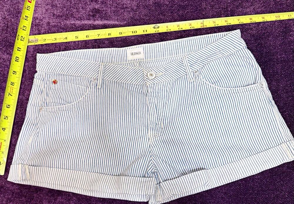 Hudson Hampton Cuffed Short Women’s 32 Blue/White Stripe Denim W617TSD